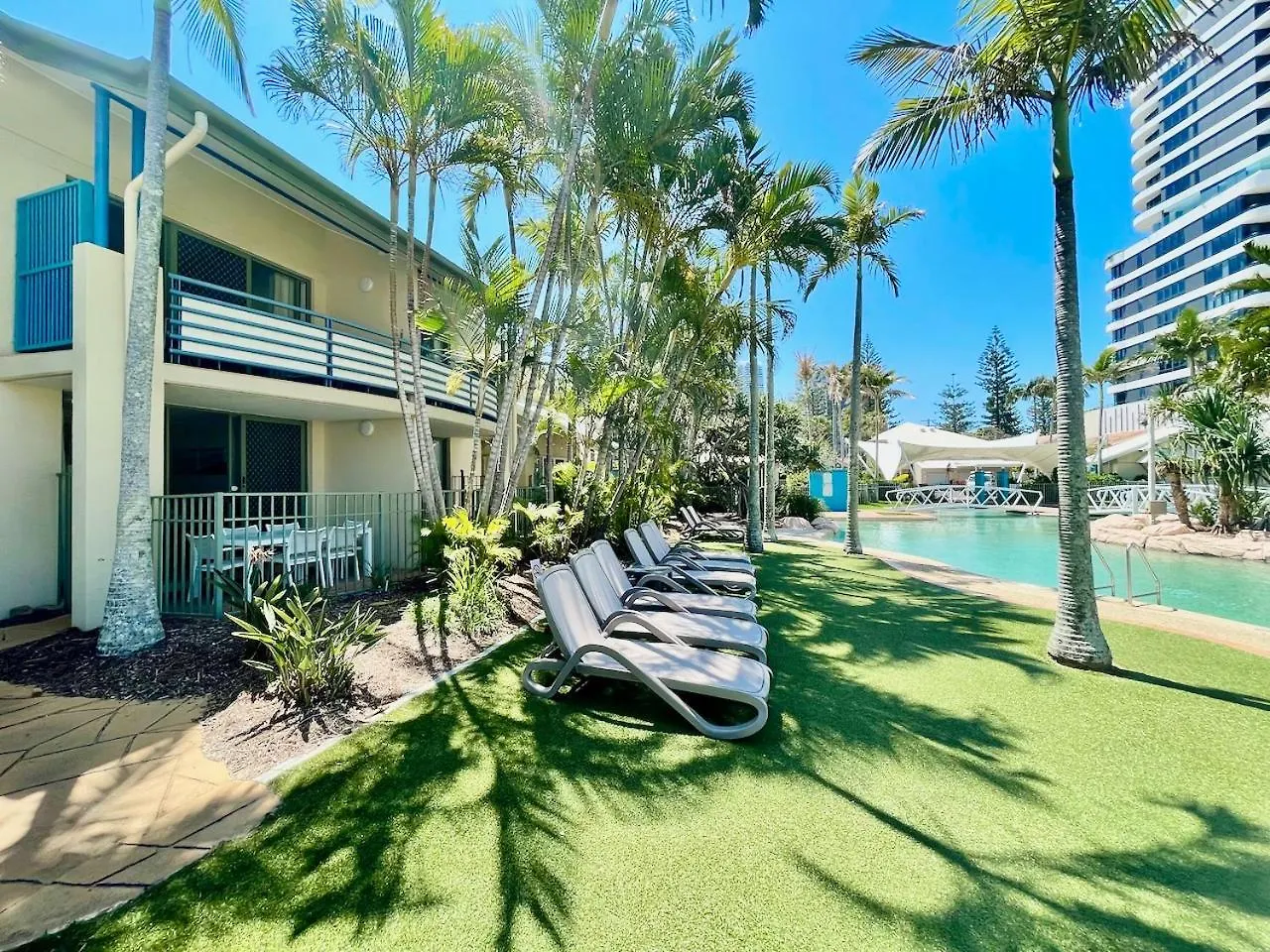 Diamond Beach 127 Gold Coast 0*,